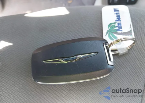 2017 Chrysler Pacifica Touring z USA, uszkodzony, nr VIN 2C4RC1DG6HR831175